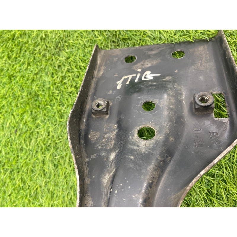 Кронштейн глушителя (выпускная система) Volkswagen Tiguan 5N 2011 1.4 CAVA 5n0802117