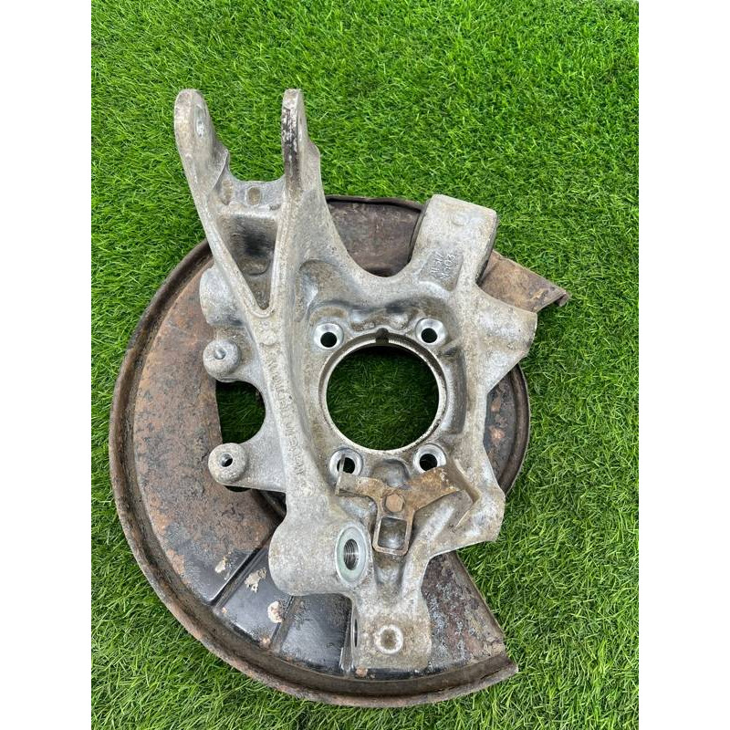 Цапфа подвески (подвеска) Volkswagen Touareg NF 2013 3.0 TDI CRCA 7P0505436B