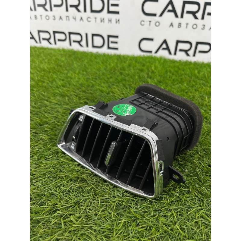 Центральный дефлектор салона (салон) Chevrolet Captiva C140 2011 2.2 D (z22d1) 95388232