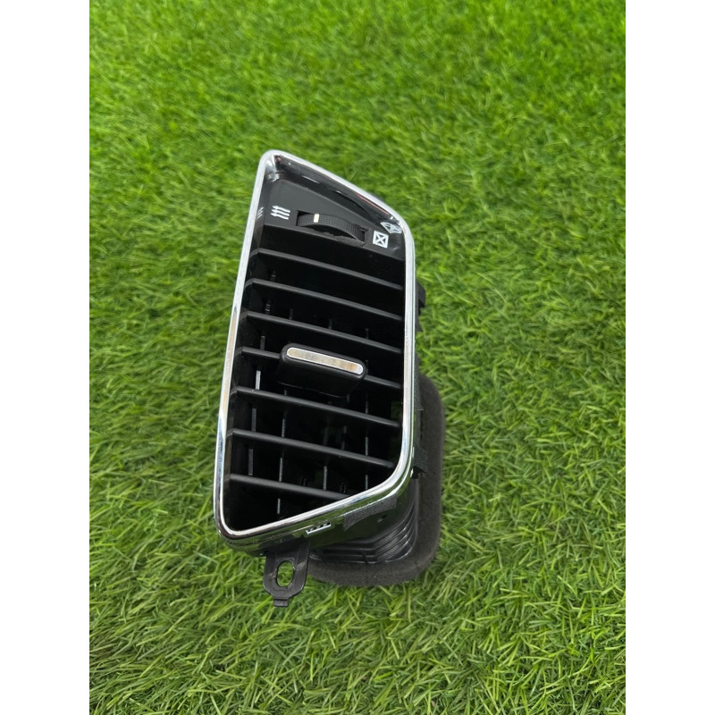 Центральный дефлектор салона (салон) Chevrolet Captiva C140 2011 2.2 D (z22d1) 95388232