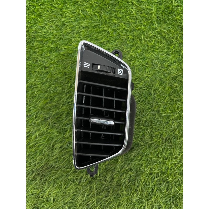 Центральный дефлектор салона (салон) Chevrolet Captiva C140 2011 2.2 D (z22d1) 95388232