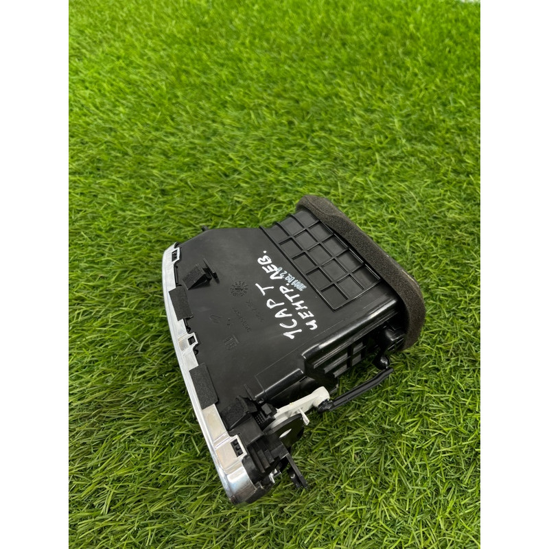 Центральный дефлектор салона (салон) Chevrolet Captiva C140 2011 2.2 D (z22d1) 95388232