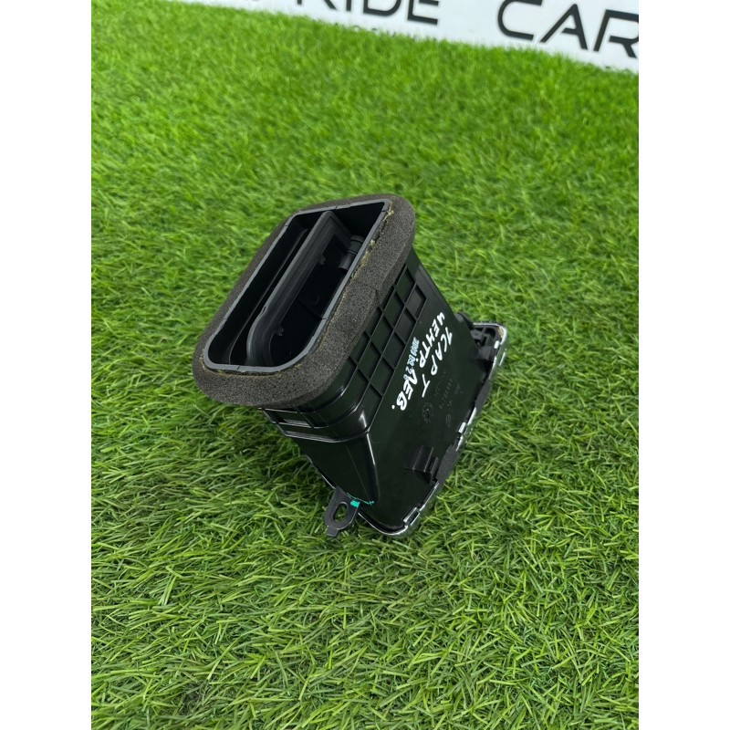 Центральный дефлектор салона (салон) Chevrolet Captiva C140 2011 2.2 D (z22d1) 95388232