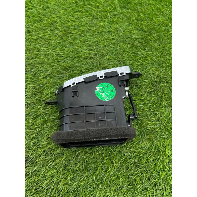 Центральный дефлектор салона (салон) Chevrolet Captiva C140 2011 2.2 D (z22d1) 95388232