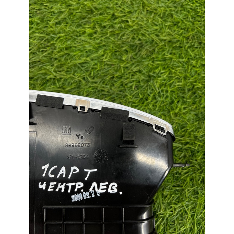 Центральный дефлектор салона (салон) Chevrolet Captiva C140 2011 2.2 D (z22d1) 95388232