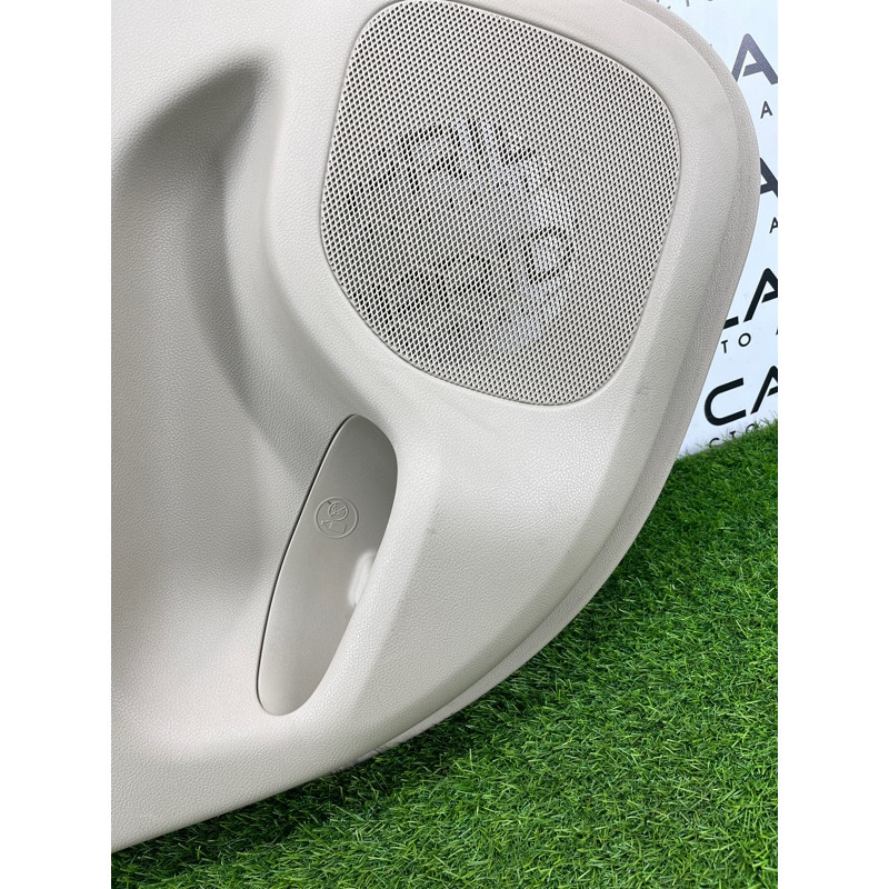 Дверная карта (салон) Jeep Grand Cherokee WK2 2018 3.6 5LL814L1AD