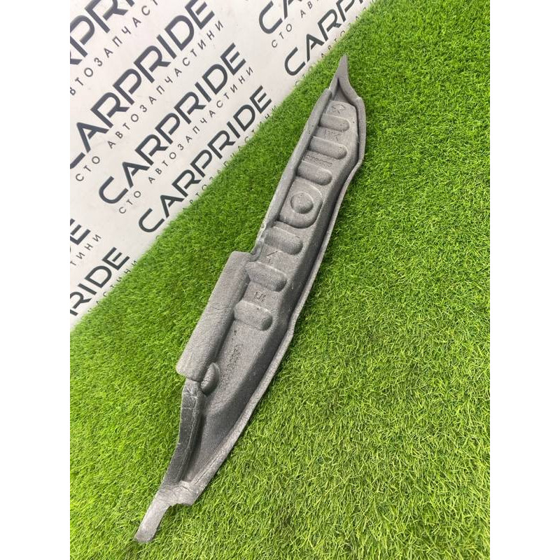 Уплотнитель крыла (кузов и элементы) Jeep Grand Cherokee WK2 2018 3.6 68046264a