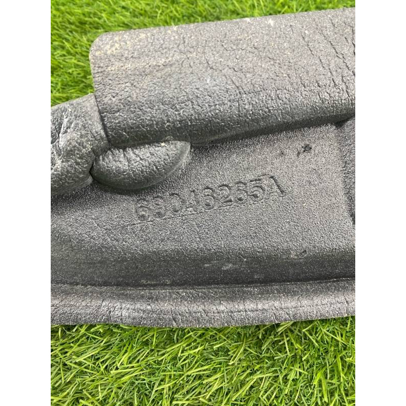 Уплотнитель крыла (кузов и элементы) Jeep Grand Cherokee WK2 2018 3.6 68046264a