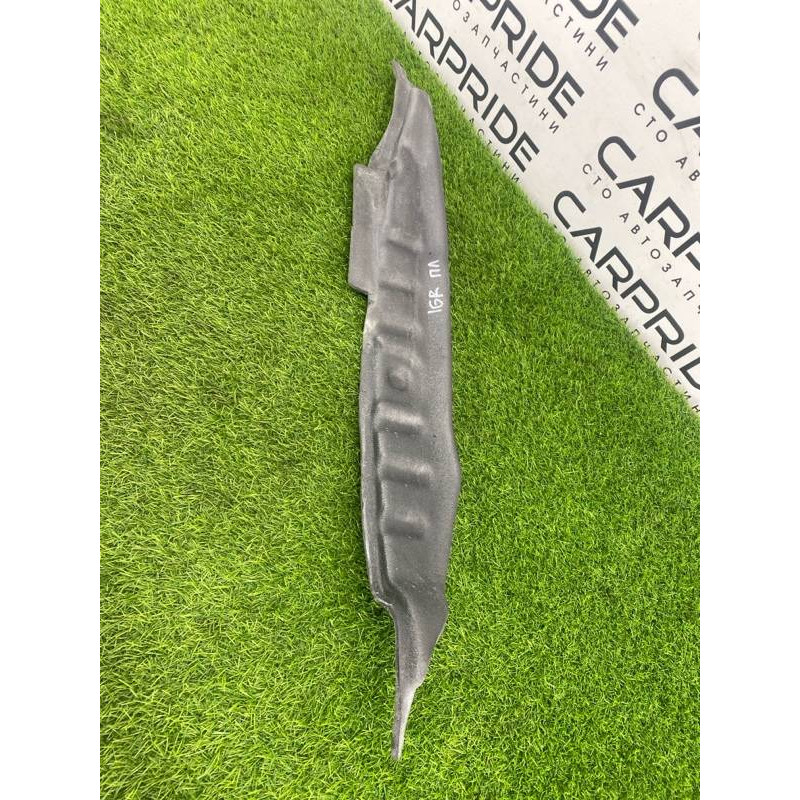 Уплотнитель крыла (кузов и элементы) Jeep Grand Cherokee WK2 2018 3.6 68046264a