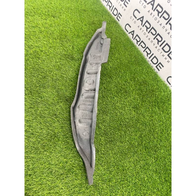 Уплотнитель крыла (кузов и элементы) Jeep Grand Cherokee WK2 2018 3.6 68046264a