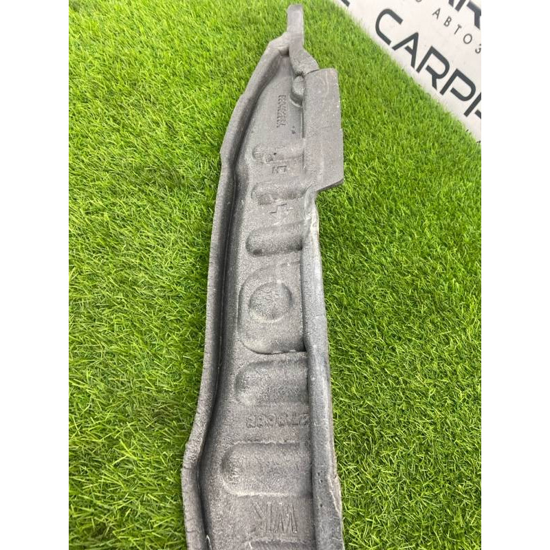 Уплотнитель крыла (кузов и элементы) Jeep Grand Cherokee WK2 2018 3.6 68046264a