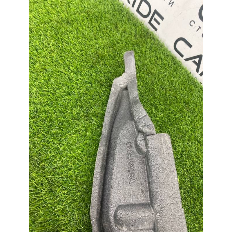 Уплотнитель крыла (кузов и элементы) Jeep Grand Cherokee WK2 2018 3.6 68046264a