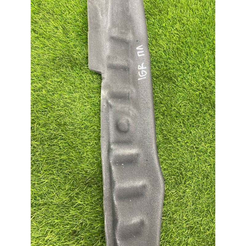 Уплотнитель крыла (кузов и элементы) Jeep Grand Cherokee WK2 2018 3.6 68046264a