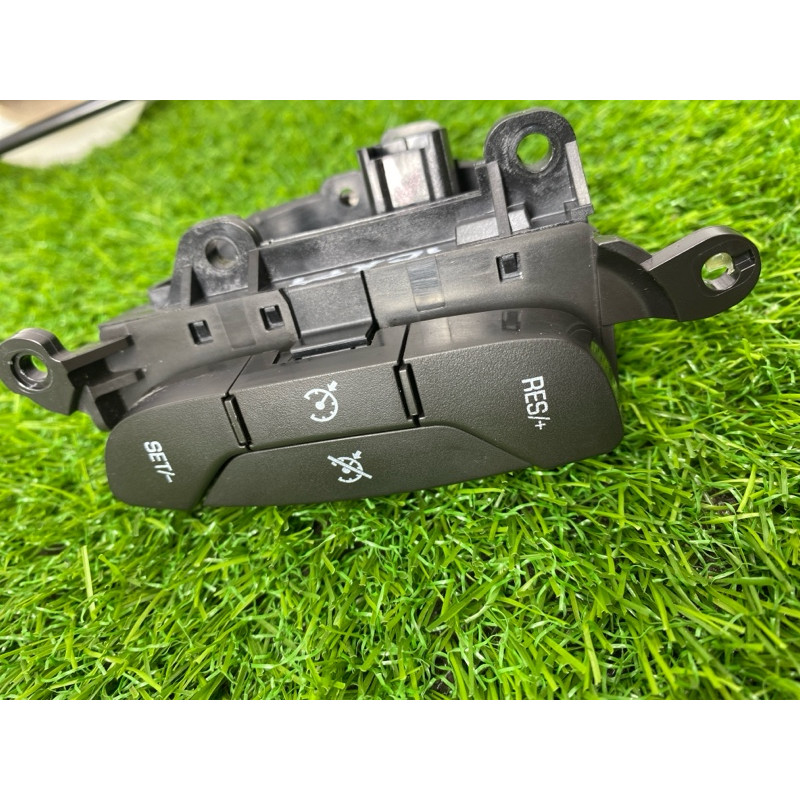 Кнопки руля (электрика / кнопки) Chevrolet Captiva C140 2011 2.2 D (z22d1) 95953921