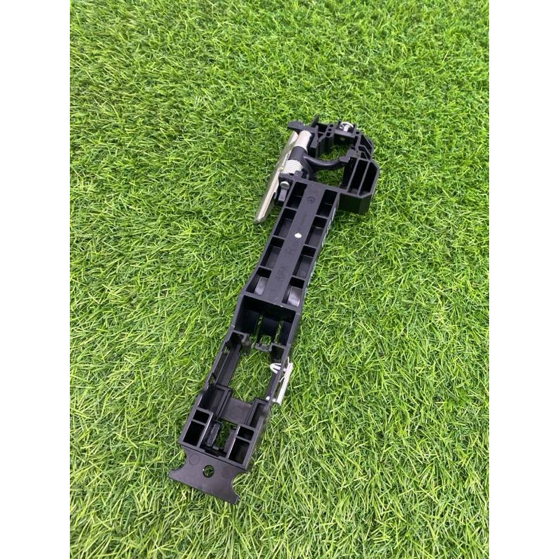 Кронштейн ручки двери (кузов и элементы) Nissan Rogue T32 2020 2.5 806105AA0A