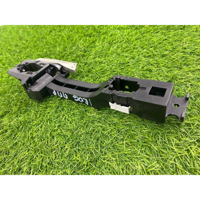 Кронштейн ручки двери (кузов и элементы) Nissan Rogue T32 2020 2.5 806105AA0A