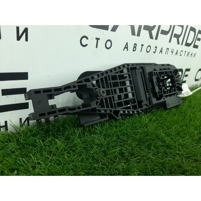 Кронштейн ручки дверей (кузов і елементи) Jeep Cherokee Trailhawk 2014 2.4 68082687AG