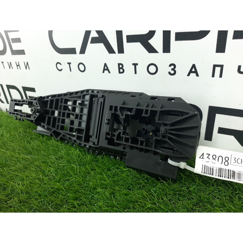 Кронштейн ручки дверей (кузов і елементи) Jeep Cherokee Trailhawk 2014 2.4 68082687AG