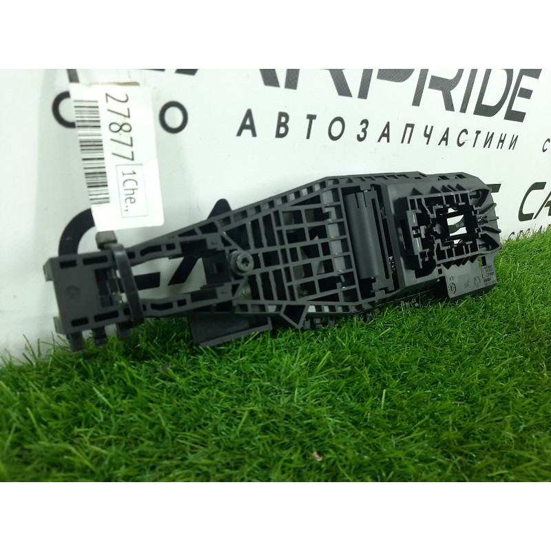 Кронштейн ручки двери (кузов и элементы) Jeep Cherokee KL 2014 2.4 68082687AG