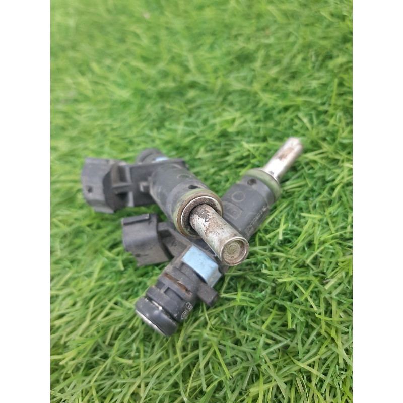 Форсунка топливная (топливная система) Volkswagen Passat B7 2013 2.5 07k906031c