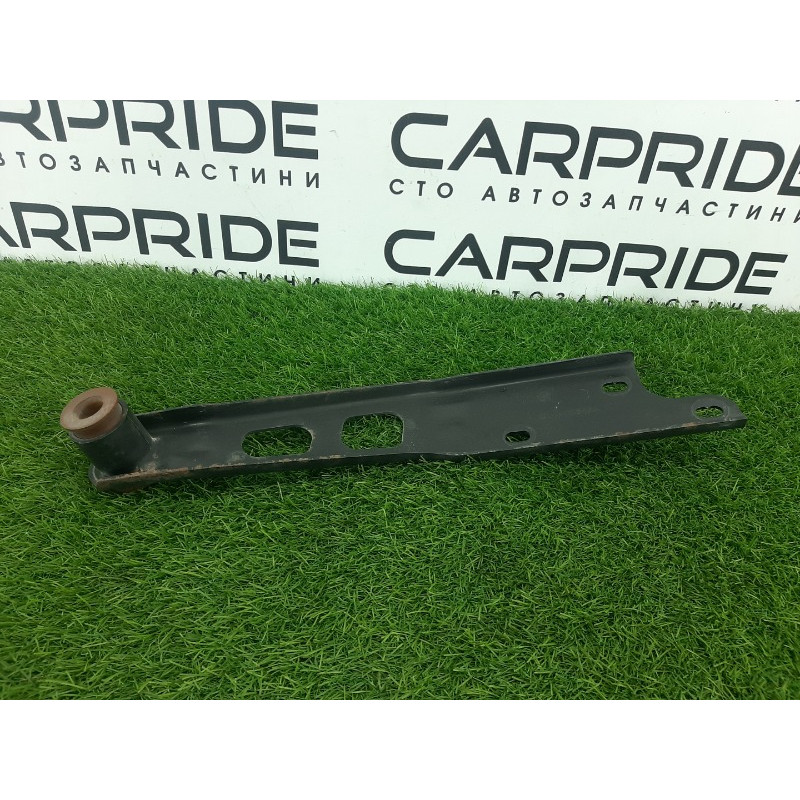 Кронштейн глушителя (выпускная система) Jeep Grand Cherokee WK2 2018 3.6 68166084AA