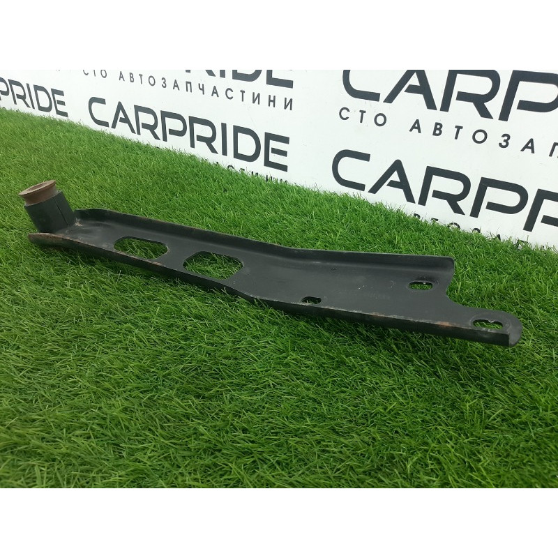 Кронштейн глушителя (выпускная система) Jeep Grand Cherokee WK2 2018 3.6 68166084AA