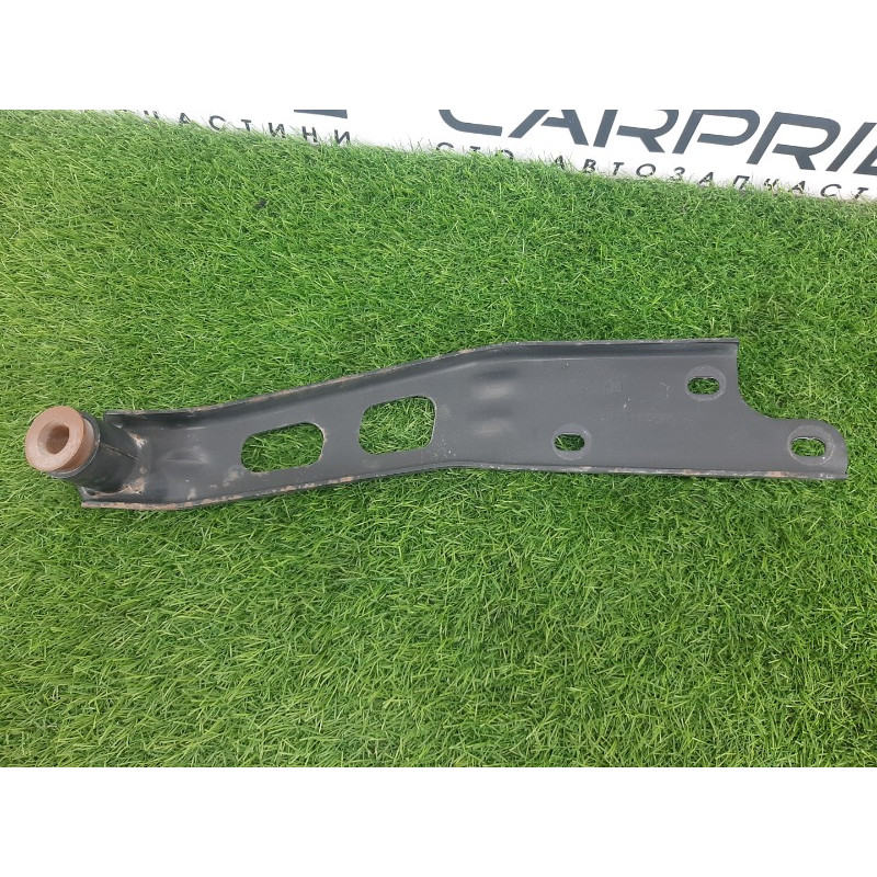 Кронштейн глушителя (выпускная система) Jeep Grand Cherokee WK2 2018 3.6 68166084AA