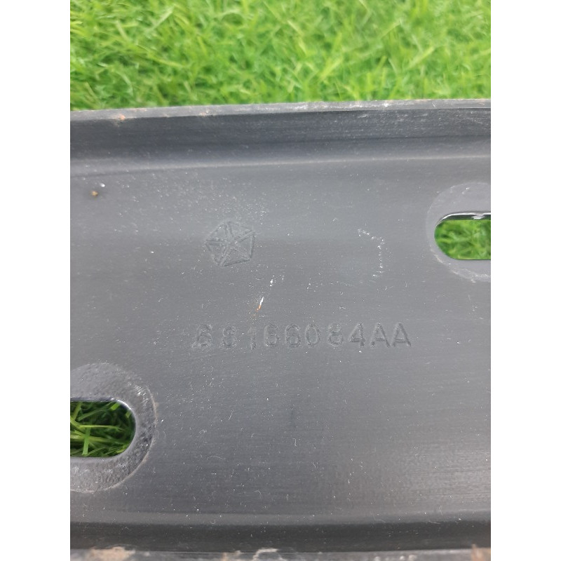 Кронштейн глушителя (выпускная система) Jeep Grand Cherokee WK2 2018 3.6 68166084AA