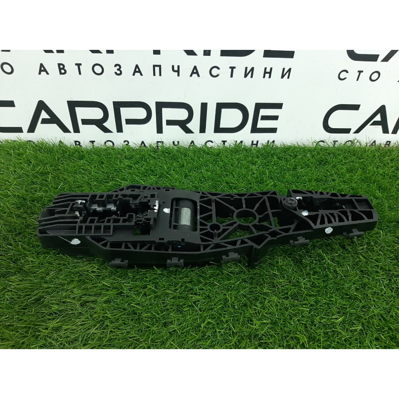 Кронштейн ручки двери (кузов и элементы) Jeep Compass MP 2018 2.4 68242310AB