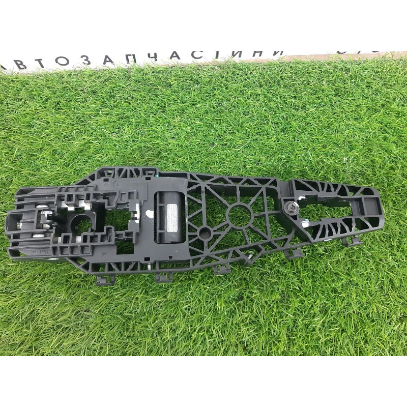 Кронштейн ручки двери (кузов и элементы) Jeep Compass MP 2018 2.4 68242310AB