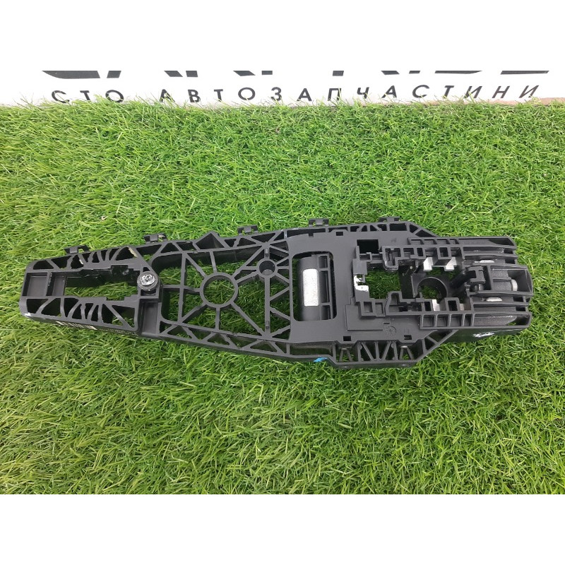 Кронштейн ручки двери (кузов и элементы) Jeep Compass MP 2018 2.4 68242310AB