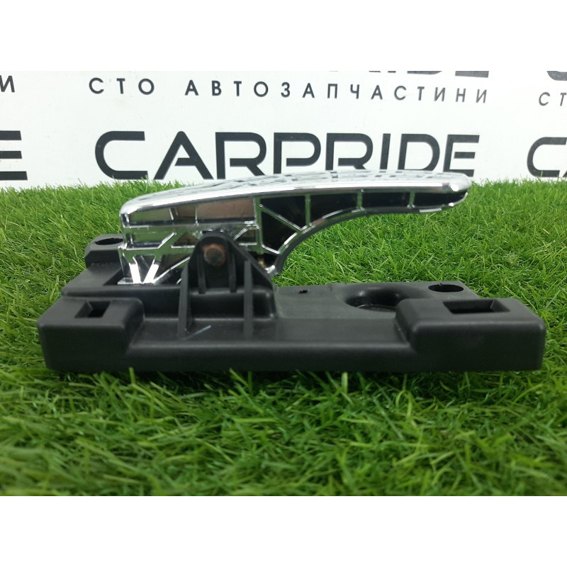 Ручка двери внутренняя (салон) Jeep Grand Cherokee WK2 2018 3.6 68079303AB