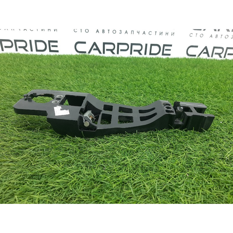 Кронштейн ручки двери (кузов и элементы) Jeep Grand Cherokee WK2 2018 3.6 04589887AD