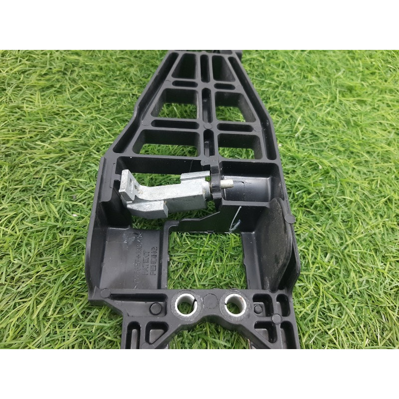 Кронштейн ручки двери (кузов и элементы) Jeep Grand Cherokee WK2 2018 3.6 04589887AD