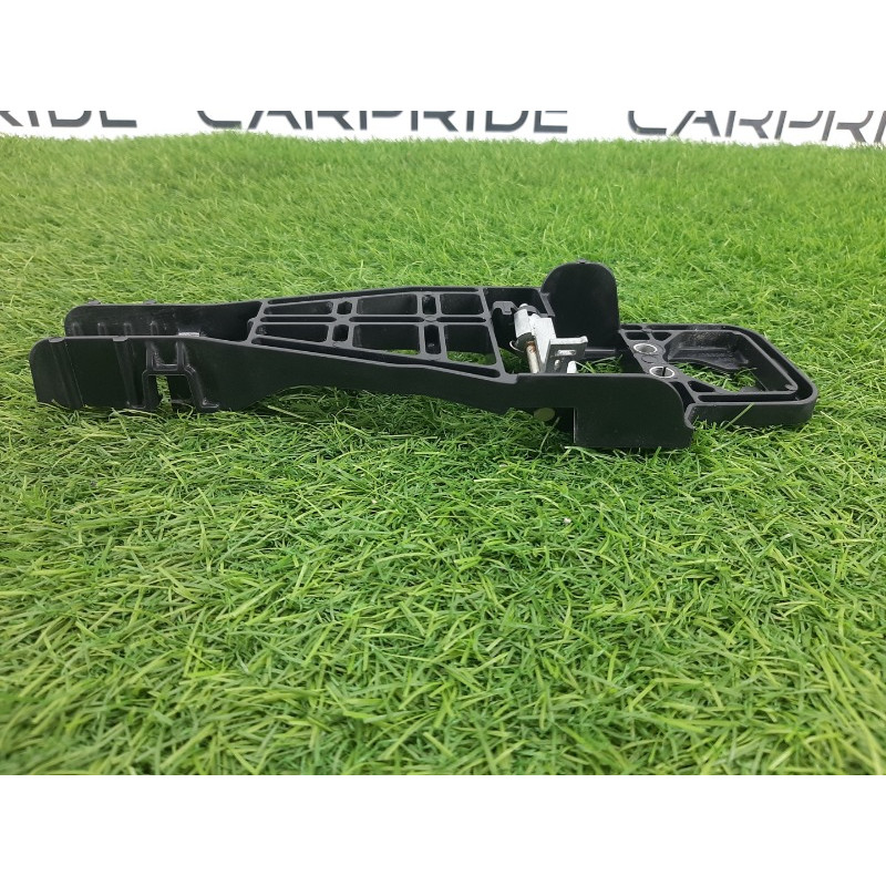Кронштейн ручки двери (кузов и элементы) Jeep Grand Cherokee WK2 2018 3.6 04589887AD