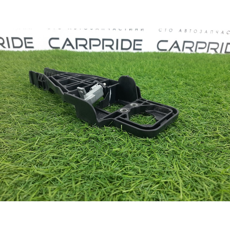 Кронштейн ручки двери (кузов и элементы) Jeep Grand Cherokee WK2 2018 3.6 04589887AD