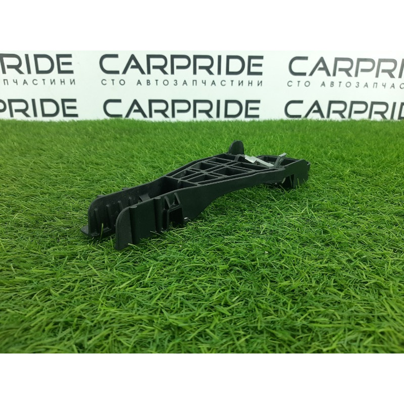 Кронштейн ручки двери (кузов и элементы) Jeep Grand Cherokee WK2 2018 3.6 04589887AD
