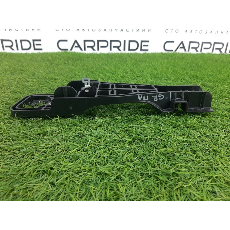 Кронштейн ручки двери (кузов и элементы) Jeep Grand Cherokee WK2 2018 3.6 04589887AD