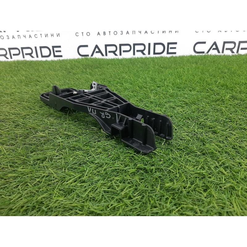 Кронштейн ручки двери (кузов и элементы) Jeep Grand Cherokee WK2 2018 3.6 04589887AD