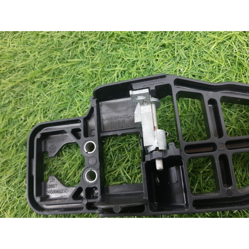 Кронштейн ручки двери (кузов и элементы) Jeep Grand Cherokee WK2 2018 3.6 04589887AD
