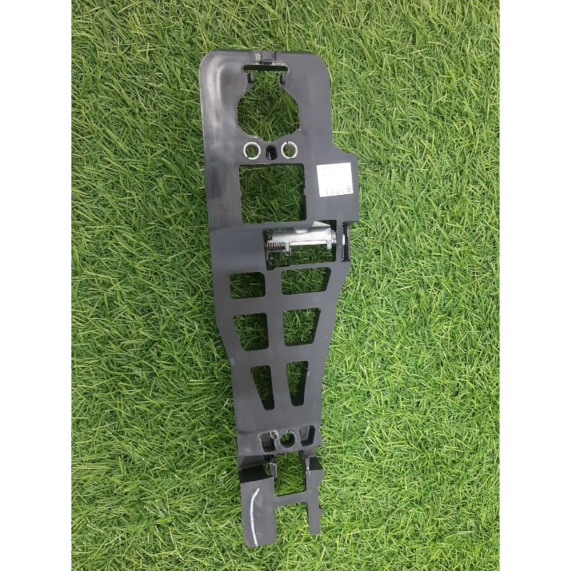 Кронштейн ручки двери (кузов и элементы) Jeep Grand Cherokee WK2 2018 3.6 4589888AD