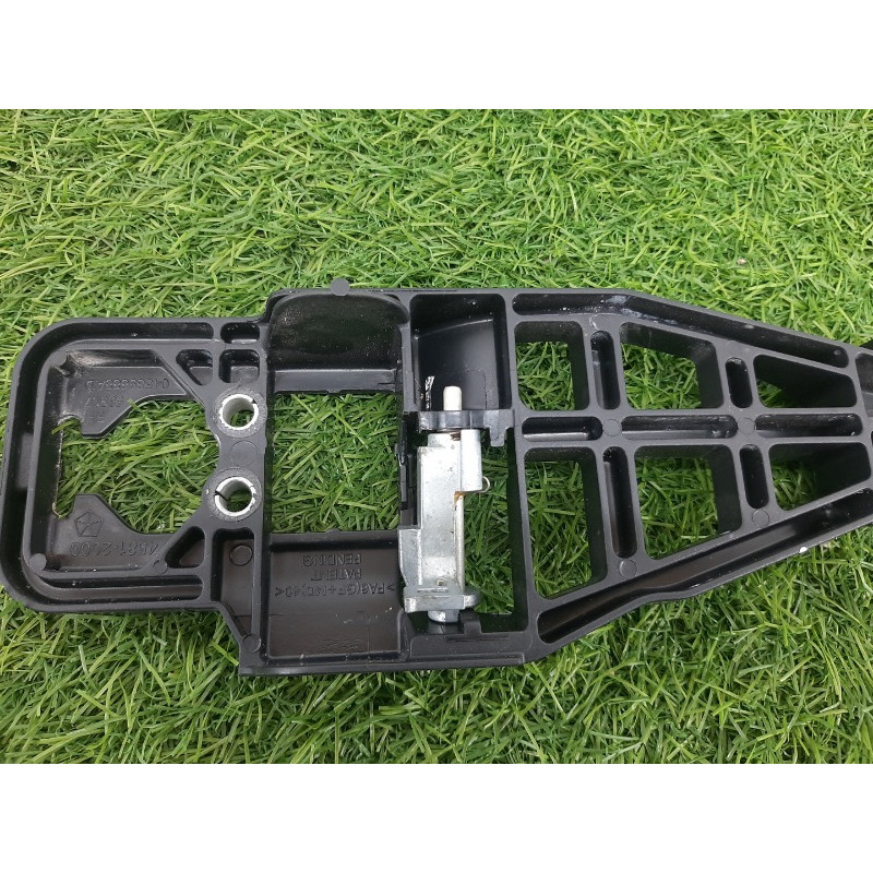 Кронштейн ручки двери (кузов и элементы) Jeep Grand Cherokee WK2 2018 3.6 4589888AD