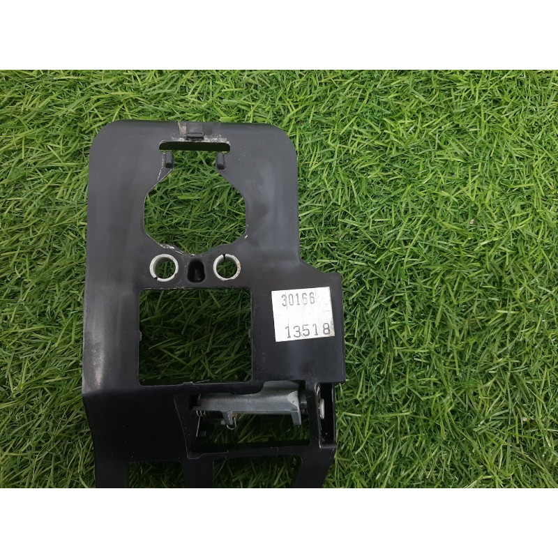 Кронштейн ручки двери (кузов и элементы) Jeep Grand Cherokee WK2 2018 3.6 4589888AD