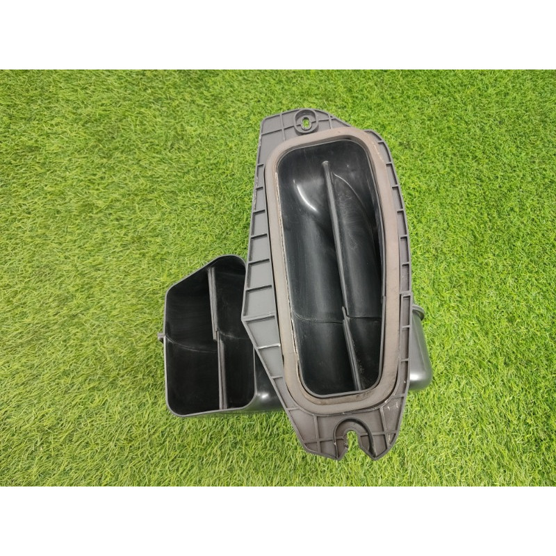 Воздухозаборник (впускная система) Jeep Grand Cherokee WK2 2018 3.6 68110221AB