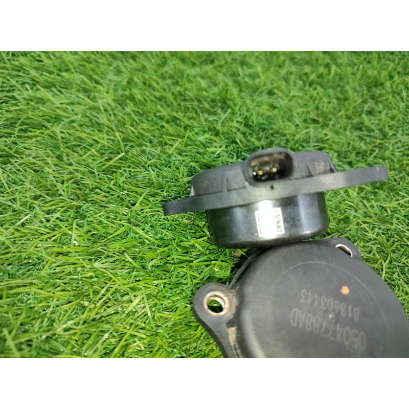 Клапан фазорегулятора (электрика двигателя) Jeep Grand Cherokee WK2 2018 3.6 5047788AD