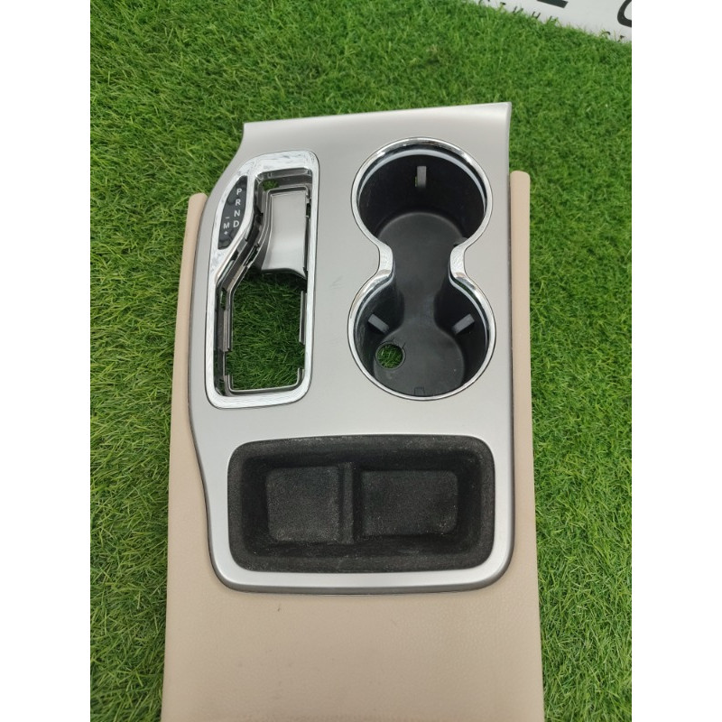 Накладка центральной консоли (салон) Jeep Grand Cherokee WK2 2018 3.6 5VK201S4AE