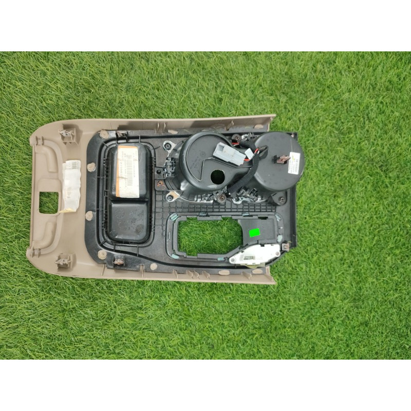 Накладка центральной консоли (салон) Jeep Grand Cherokee WK2 2018 3.6 5VK201S4AE