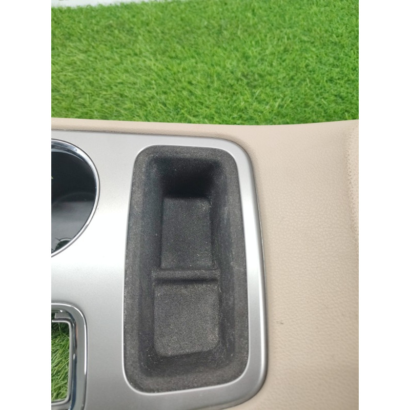 Накладка центральной консоли (салон) Jeep Grand Cherokee WK2 2018 3.6 5VK201S4AE