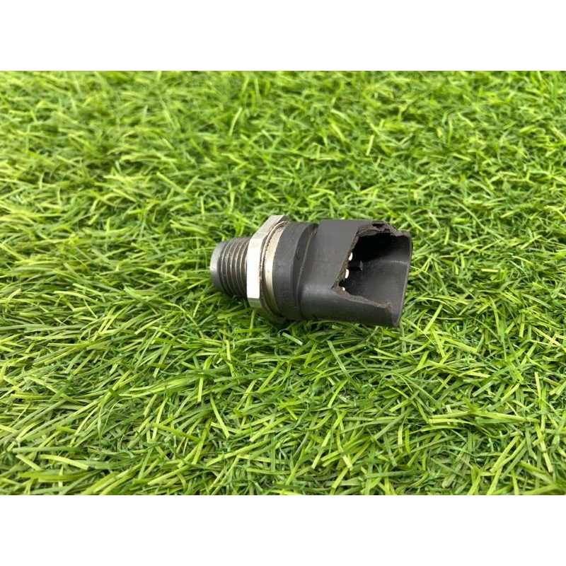 Регулятор давления топлива (топливная система) BMW 3-series F30 2013 N47D20 0281002948