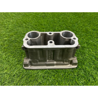 Вставка в гніздо свічки